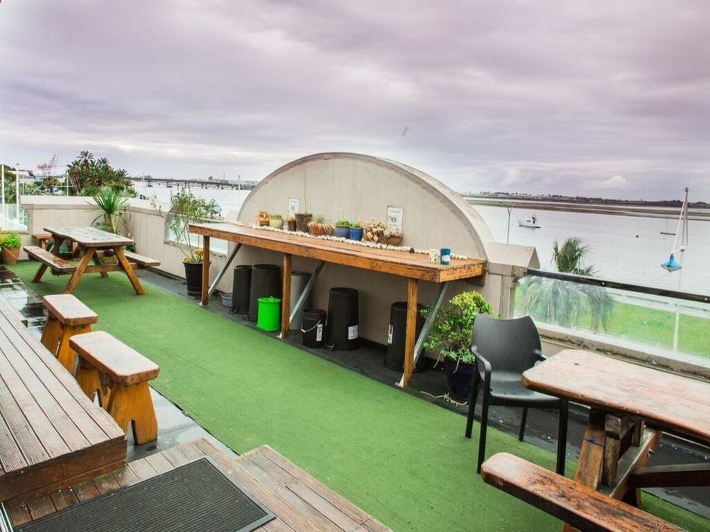 Harbourside City Backpackers Tauranga Esterno foto